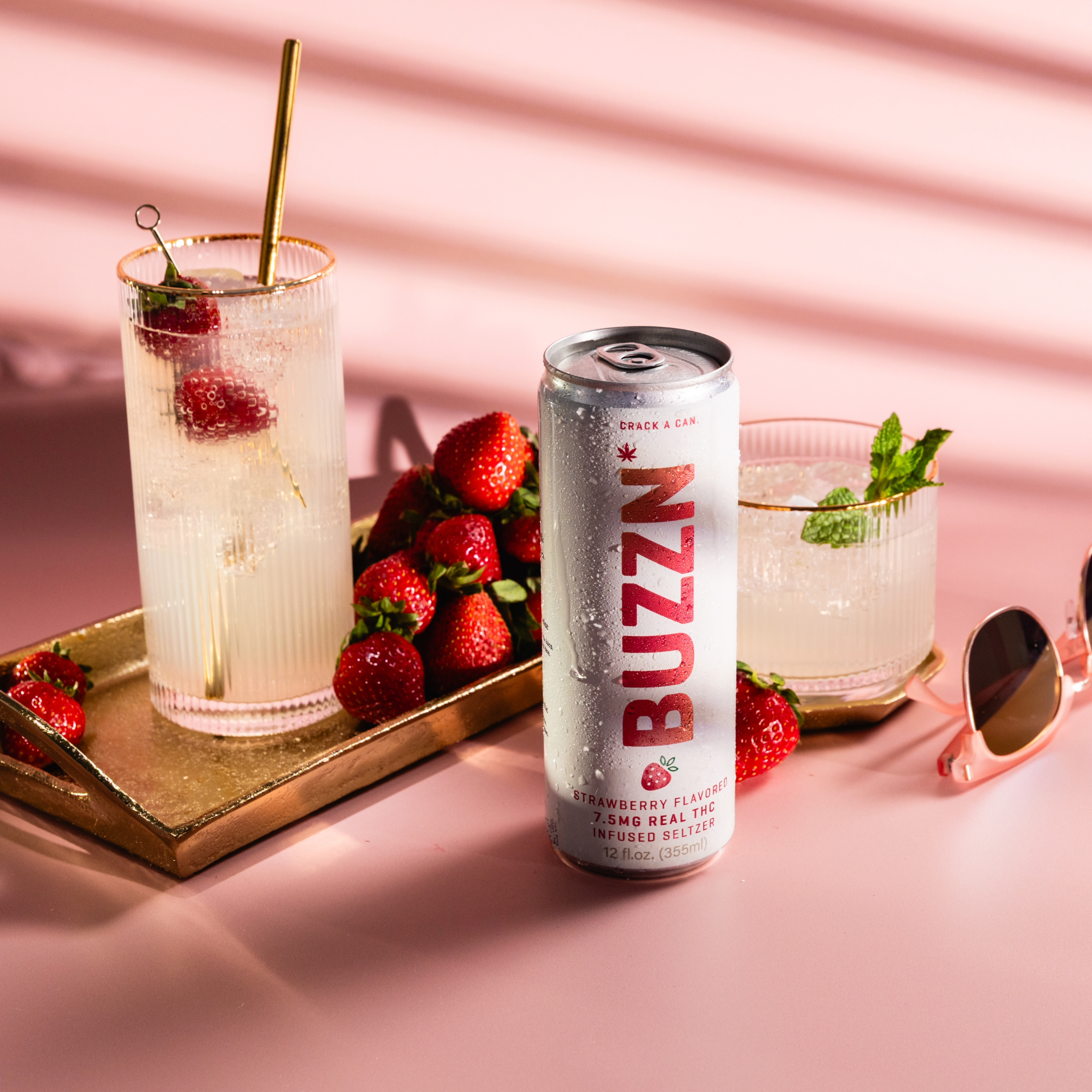 BUZZN strawberry Seltzer product Highlight